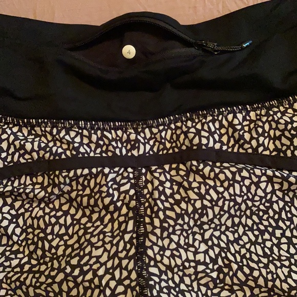 Lululemon - Picture 3 of 4